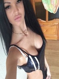 Escort Kira in Dubai